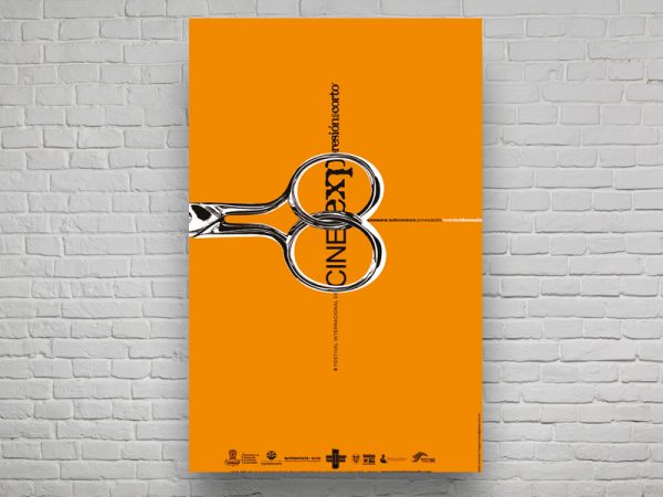 <span>GIFF 8 -POSTER</span><i>→</i>