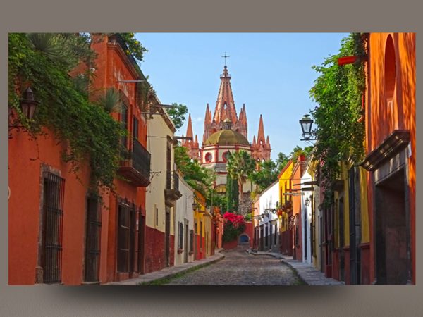 <span>PARROQUIA – FOTOGRAFÍA</span><i>→</i>